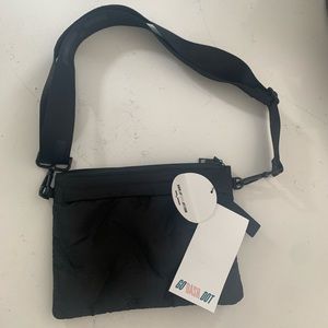 New Go Dash Dot crossbody/belt bag black